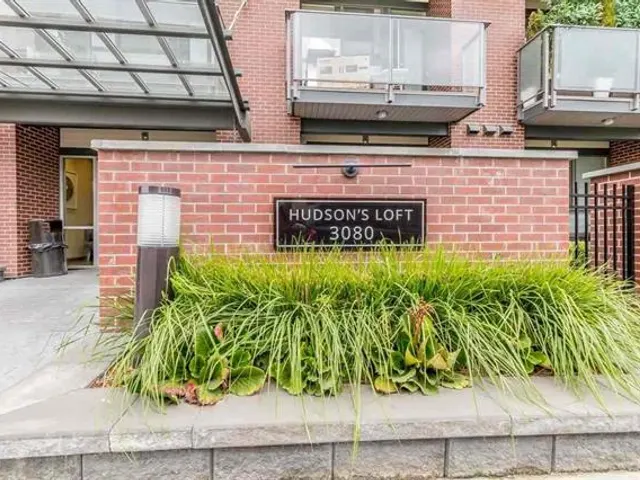 208 – 3090 Gladwin Road