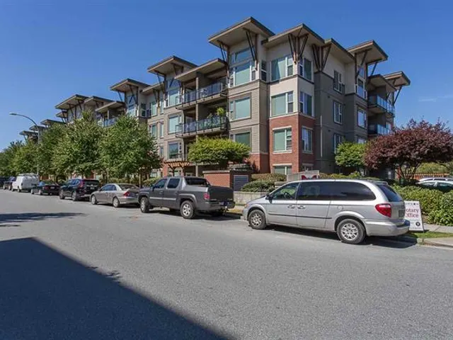 310 – 33539 Holland Avenue