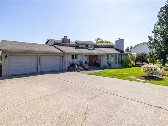 33035 Banff Place