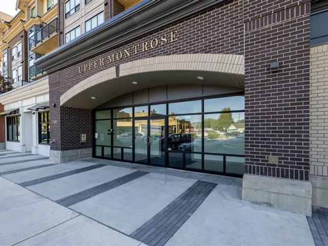207 – 2493 Montrose Avenue