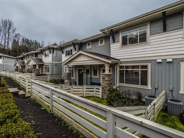 32 – 34230 Elmwood Drive